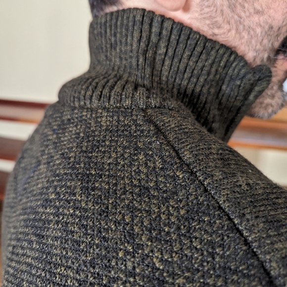 Sweater - Picture 4 of 10
